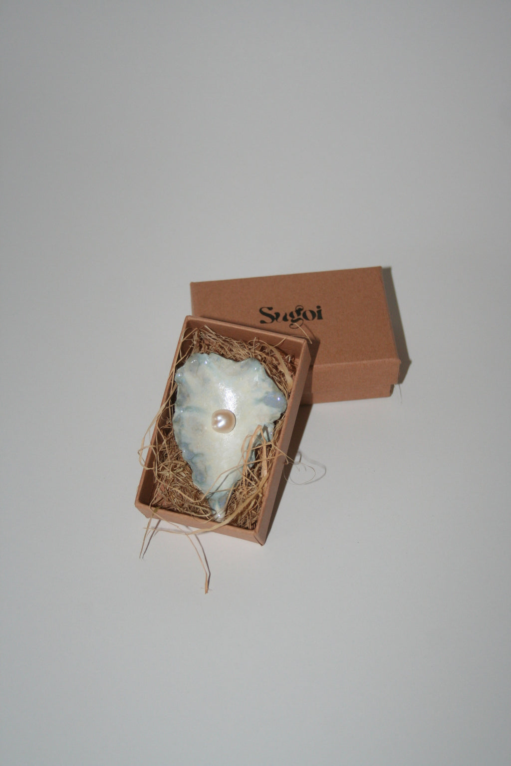 Oyster Brooch - Pearl Clip