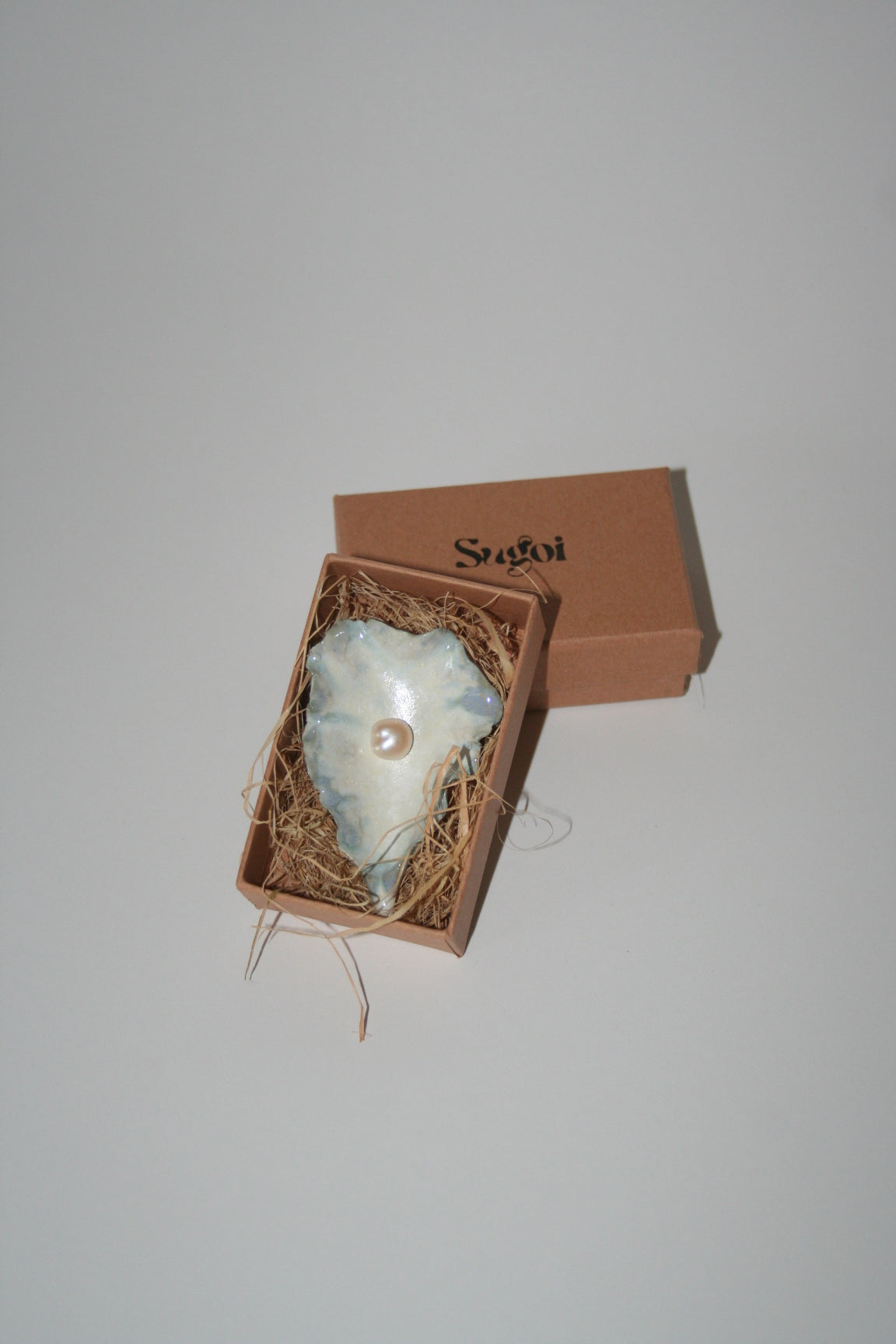 Oyster Brooch - Pearl Clip