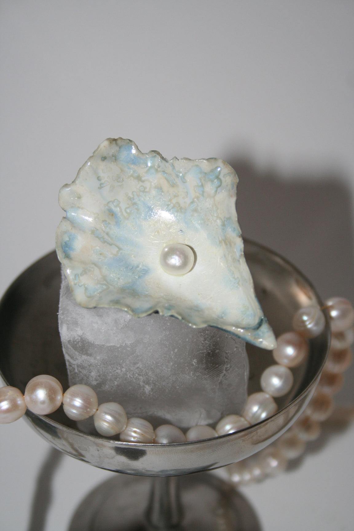 Oyster Brooch - Pearl Clip